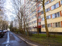 Калининский район, улица Учительская, дом 12 к.1. многоквартирный дом