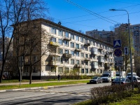 соседний дом: ул. Учительская, дом 14. многоквартирный дом