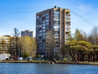 улица Учительская, дом 15 к.1. многоквартирный дом