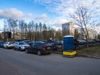 улица Учительская. гараж / автостоянка