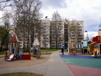 Калининский район, улица Демьяна Бедного, дом 31. многоквартирный дом