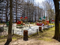 Калининский район, улица Брянцева, дом 12. многоквартирный дом