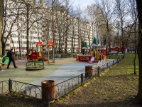Калининский район, улица Брянцева, дом 12. многоквартирный дом