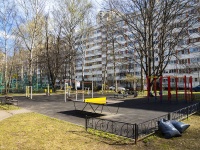 Калининский район, улица Брянцева, дом 12. многоквартирный дом
