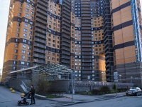 Калининский район, улица Брянцева, дом 13 к.1. многоквартирный дом