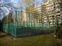 Калининский район, улица Брянцева, спортивная площадка 