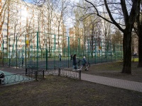 Калининский район, улица Брянцева, спортивная площадка 