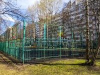 соседний дом: ул. Брянцева. спортивная площадка