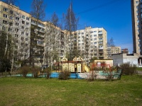 Kalininsky district, , 房屋 107. 公寓楼