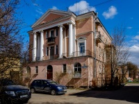 Kirovsky district, Barrikadnaya st, 房屋 4. 公寓楼