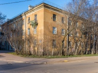 Kirovsky district, Barrikadnaya st, 房屋 36. 公寓楼