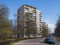 Krasnogvardeisky district, Piskaryovskij avenue, 房屋 19. 公寓楼