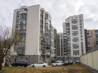 Krasnogvardeisky district, Peredovikov st, house 3 к.2. Apartment house