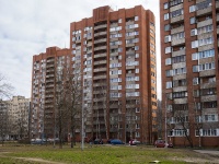 Krasnogvardeisky district, Industrialny avenue, 房屋 16. 公寓楼