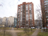 Krasnogvardeisky district, Industrialny avenue, 房屋 18. 公寓楼