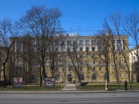 Krasnogvardeisky district,  Sredneokhtinskiy, house 8. Apartment house