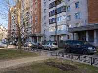 Krasnogvardeisky district, Kryukov st, house 10. Apartment house