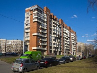 Krasnogvardeisky district, Kryukov st, house 10. Apartment house