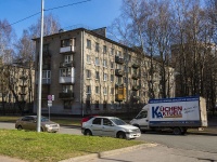 Krasnogvardeisky district, Kryukov st, house 13. Apartment house