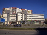 Krasnogvardeisky district, Osipenko st, 房屋 2. 购物中心