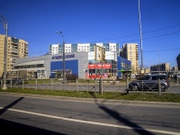Krasnogvardeisky district, avenue Nastavnikov, house 24 к.1. shopping center