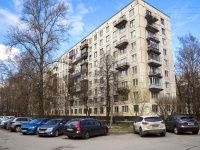 Krasnogvardeisky district, road Revolyutsii, house 43. Apartment house