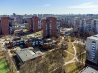Krasnogvardeisky district, Udarnikov avenue, house 18. Apartment house