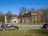 Krasnogvardeisky district, st Kommuni, house 39. trade school