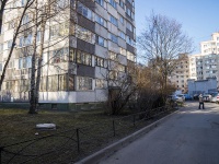 Krasnogvardeisky district, Entuziastov avenue, 房屋 20 к.2. 公寓楼