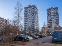 Krasnogvardeisky district, Entuziastov avenue, 房屋 20 к.2. 公寓楼