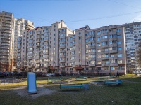 Krasnogvardeisky district, Entuziastov avenue, 房屋 20 к.4. 公寓楼