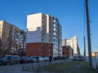 Krasnogvardeisky district, Entuziastov avenue, 房屋 30 к.1. 公寓楼