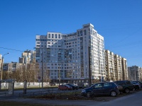 Krasnogvardeisky district, Entuziastov avenue, house 38. Apartment house