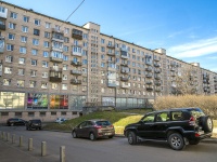 Krasnogvardeisky district, Sverdlovskaya embankment, 房屋 60. 公寓楼
