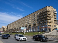 Krasnogvardeisky district, Sverdlovskaya embankment, 房屋 62. 公寓楼