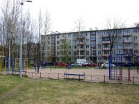 Moskowsky district, Kosmonavtov avenue, house 15. Apartment house