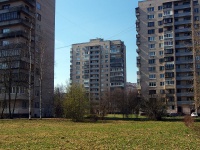Moskowsky district, Kosmonavtov avenue, 房屋 26. 公寓楼