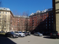 Moskowsky district, Basseynaya st, house 45. Apartment house