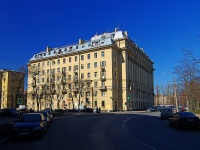 Moskowsky district, Basseynaya st, house 45. Apartment house