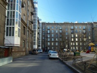 Moskowsky district,  , house 42. Apartment house