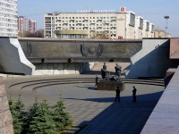 Moskowsky district, 雕塑群 «Блокада» и вечный огоньPobedy square, 雕塑群 «Блокада» и вечный огонь