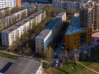 Moskowsky district, Krasnoputilovskaya st, 房屋 105. 公寓楼