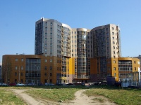 Moskowsky district, st Krasnoputilovskaya, house 111. Apartment house