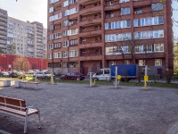 Nevsky district, Bolshevikov avenue, 房屋 3 к.2. 公寓楼