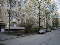 Nevsky district, Bolshevikov avenue, house 5. Apartment house