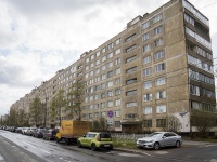 Nevsky district, Antonov-Ovseenko , 房屋 13 к.1. 公寓楼