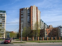 Nevsky district, Badaev , 房屋 1 к.2. 公寓楼