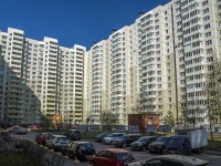 Nevsky district, Badaev , 房屋 8 к.1. 公寓楼