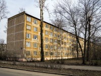 Nevsky district, blvd Krasnykh Zor', house 24. Apartment house