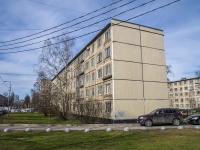 Nevsky district, Narodnaya st, 房屋 13. 公寓楼